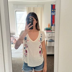 American Eagle favorite Tee